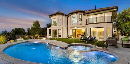 4015 Clarinda Dr, Tarzana