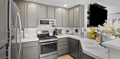 802 Azalea Ave, San Marcos