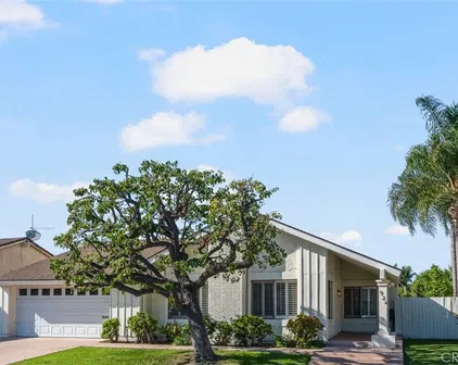 924 Jasmine Cir, Costa Mesa