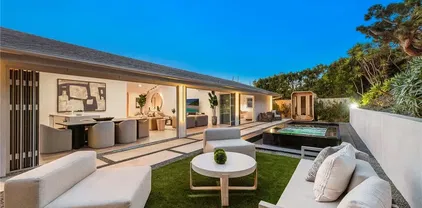 1318 Outrigger Dr, Corona Del Mar