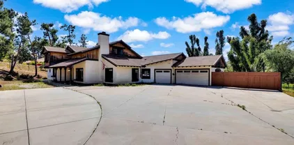 9878 Quail Canyon Rd, El Cajon