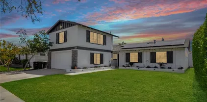 587 Traverse Dr, Costa Mesa