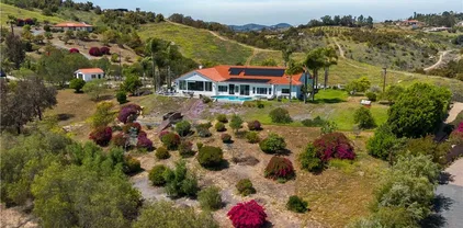 3610 Monserate Hill Ct, Fallbrook