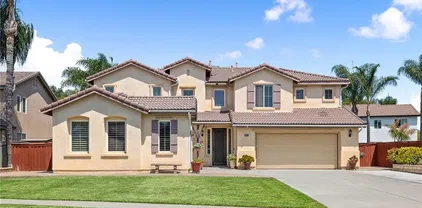 33590 Shamrock Ln, Murrieta