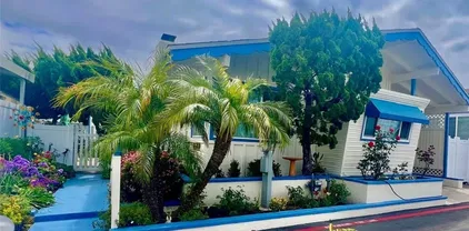 50 Saratoga, Newport Beach