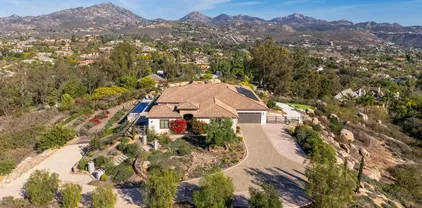 13495 Del Poniente Rd, Poway