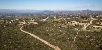 Esplendida Way, Temecula