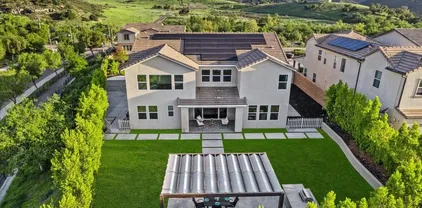 2807 California Poppy St, Escondido