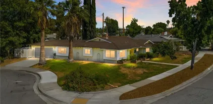 527 Nottingham Dr, Redlands
