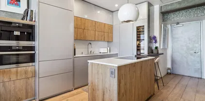 800 The Mark Ln Unit 2703, Downtown