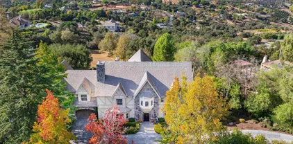 5 Rolling View Ln, Fallbrook