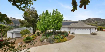 38064 De Luz Rd, Fallbrook
