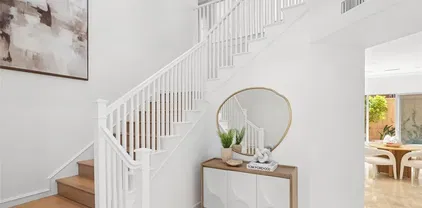 52 Acorn Gln, Irvine
