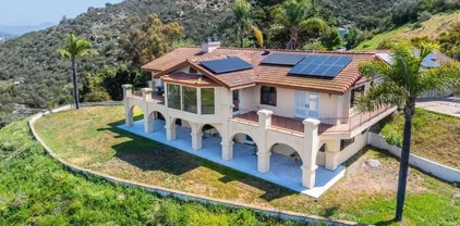 2702 Country Club Dr, Escondido