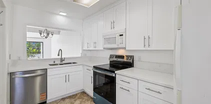 3525 Lebon Dr Unit 304, University City/UTC