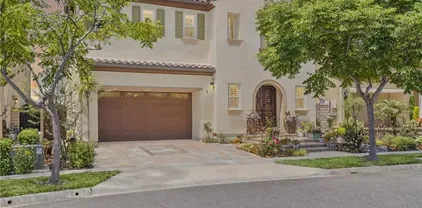 46 Dogwood, Lake Forest