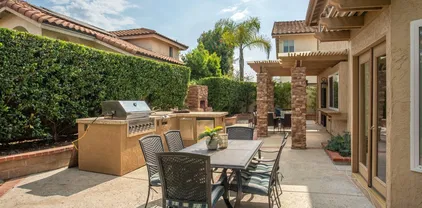 2009 Applewood Ln, Vista