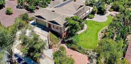 338 Skyline Dr, Vista