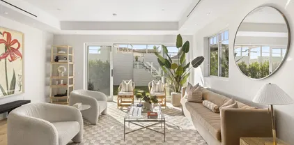 7216 Fay Ave, La Jolla
