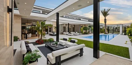 6283 La Jolla Scenic Dr S, La Jolla