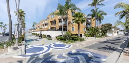 600 E Oceanfront Unit 1D, Newport Beach