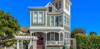 277-79 C Ave, Coronado