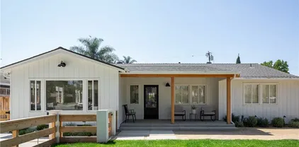 158 N Maplewood St, Orange