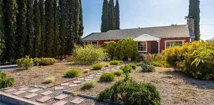 950 N Laurel Dr, Orange