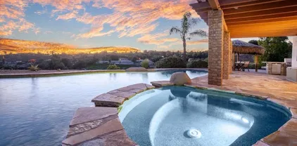 15881 Broad Oaks Rd, El Cajon