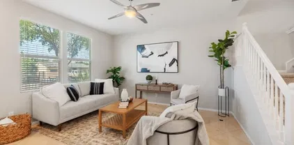 211 Calle Del Sol Vis, Vista