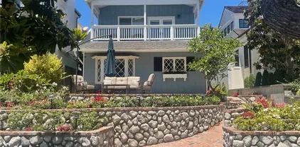 305 Poinsettia Ave, Corona Del Mar