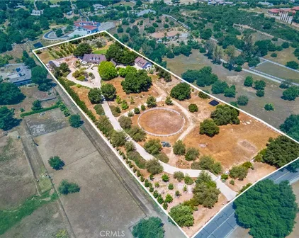 40485 Via Caballos, Murrieta