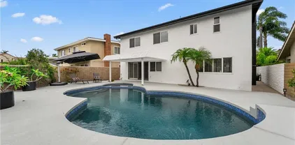1872 Parkview Cir, Costa Mesa
