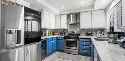 16512 Blackbeard Ln Unit 200, Huntington Beach