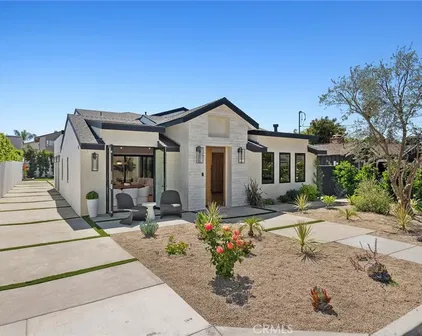 281 Santo Tomas Ave, Costa Mesa