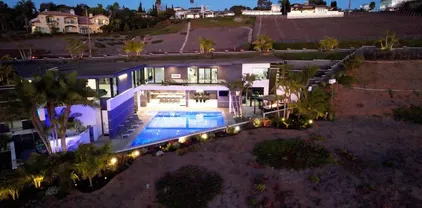 1095 Hoover St, Carlsbad