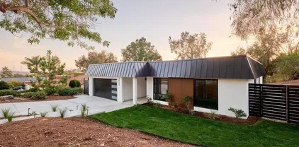 2025 Valley Rd, Oceanside