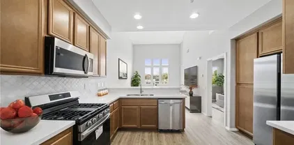 986 Coriander Dr Unit 304, Hemet