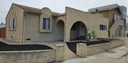 1561-65 Evergreen St, Point Loma (Pt Loma)
