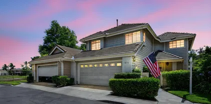 1894 Spyglass Cir, Vista