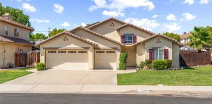 42125 Thoroughbred Ln, Murrieta