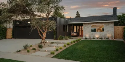1079 Visalia Dr, Costa Mesa