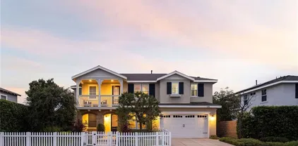 135 Walnut St, Costa Mesa