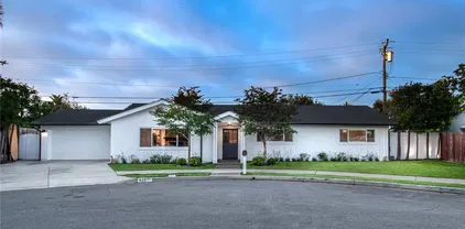 426 Cambridge Cir, Costa Mesa
