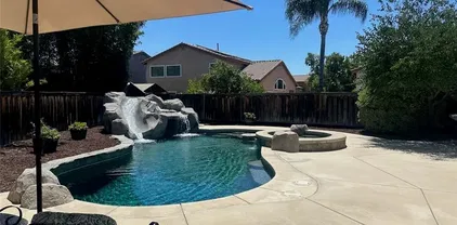23401 Rouge River Ln, Murrieta