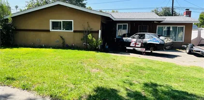 122 E Pioneer Ave, Redlands
