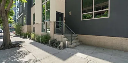 425 W Beech St Unit 227, Downtown