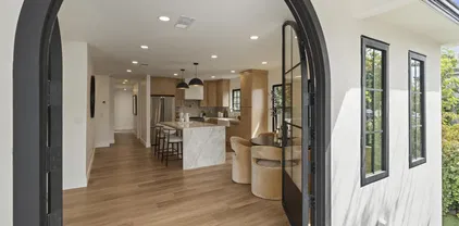 375 E Ave, Coronado