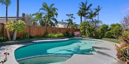 8582 Salt Lake Dr, Huntington Beach