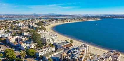 2002 Missouri St Unit 6, Pacific Beach/Mission Beach